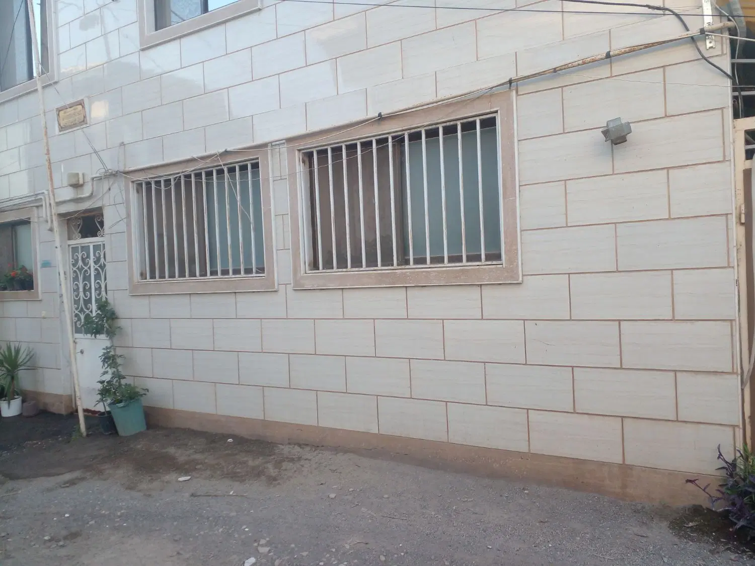 سوئیت ۶۰متری یک خواب پارکینگ دار