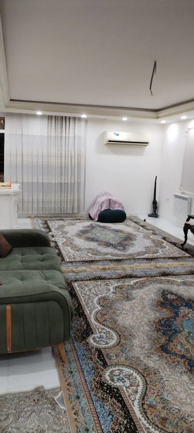 گلستان واحد 120مترجلو تخلیه نوساز وسالن جلو