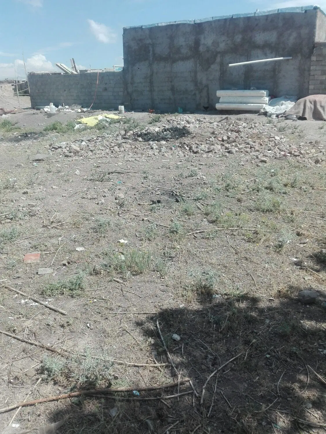 زمین بایر مسکونی چهاردیواری