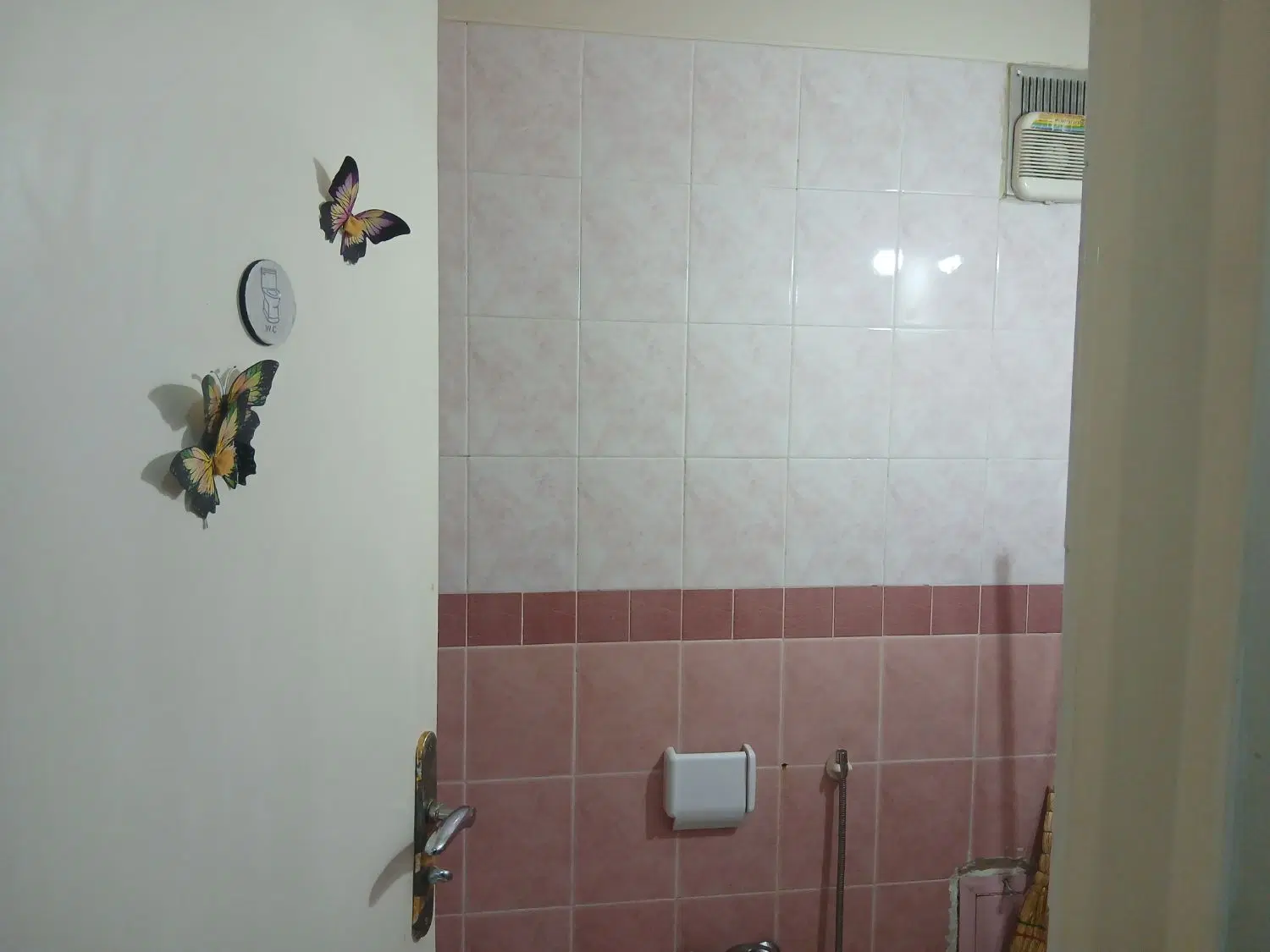 فاز دو تک خوابه طبقه ۳ کنار بازار استقلال