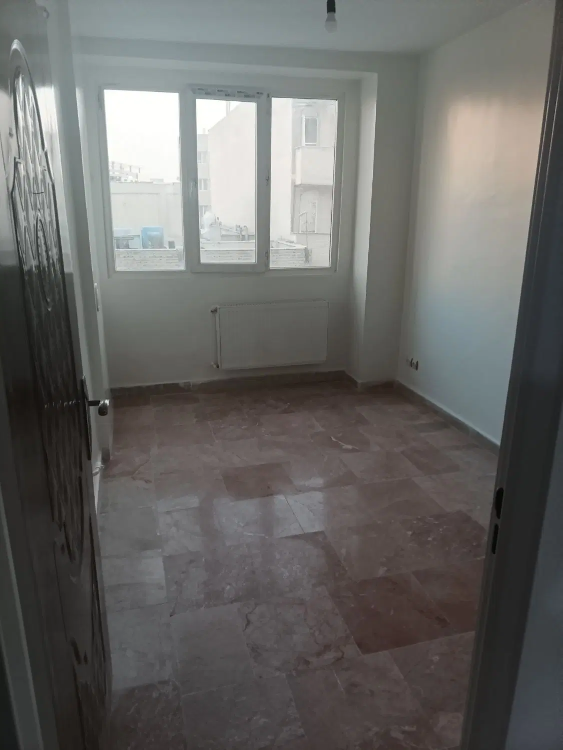 ۸۵ متر فول ۲ خوابه بلوار آخوندی ابتدای کوچه کارآمد