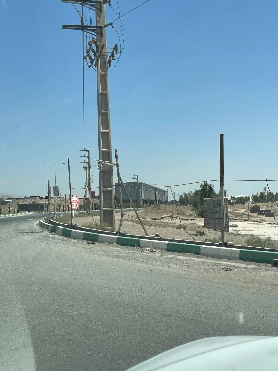 ۲۸۰۰ متر زمین سند تک برگ رو به روی شهر استیل