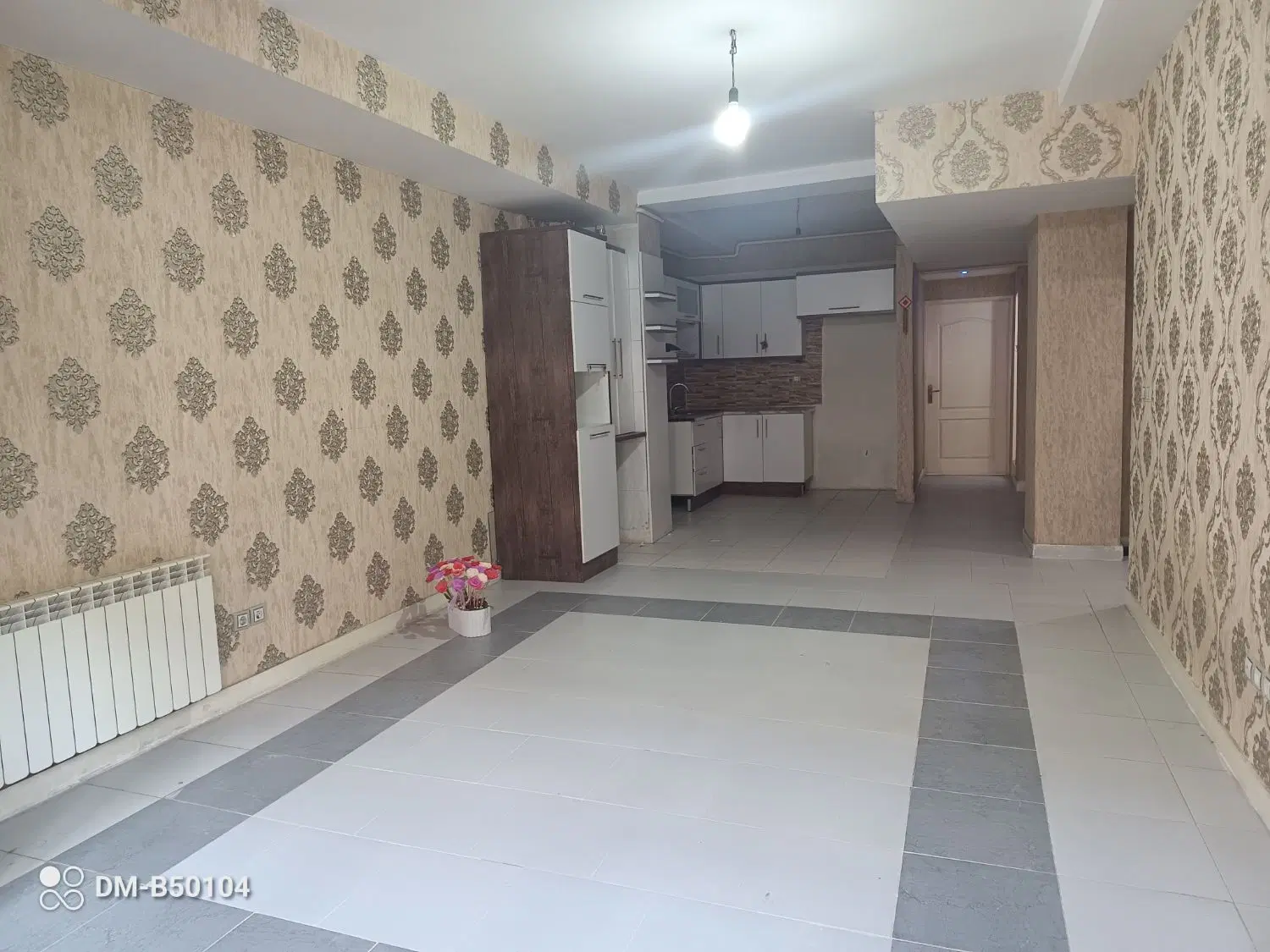 واحد ۸۲ متری با پارکینگ مسقف و انباری ابریشم