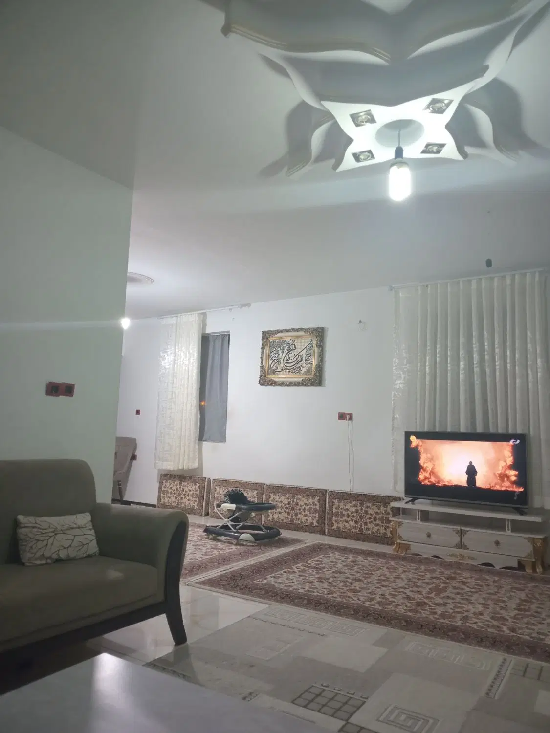 فروش یک طبقه خانه در قلعه