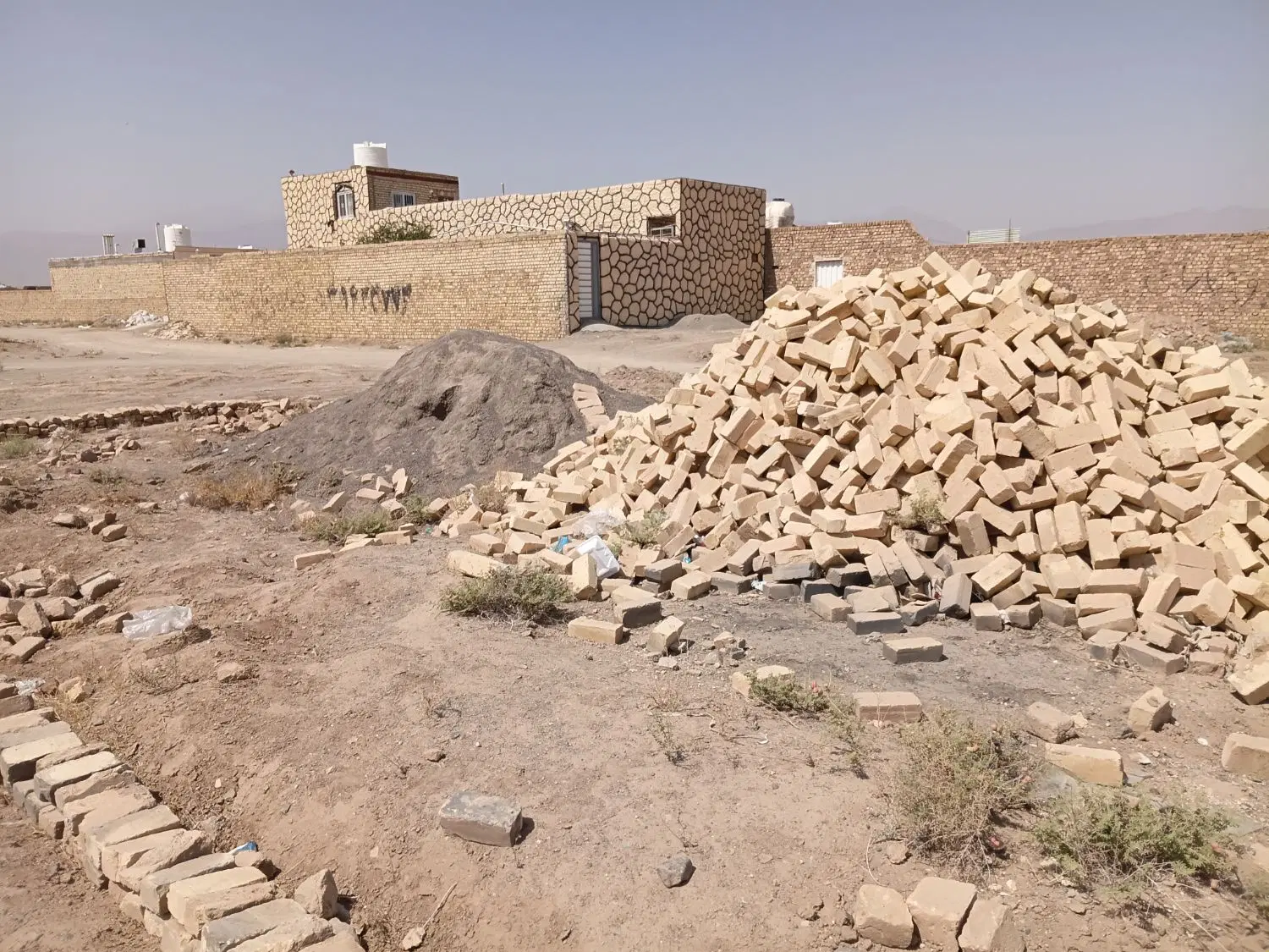 زمین۱۰۵ متری کوچه حسین پور معاوضه با خودرو وطلا