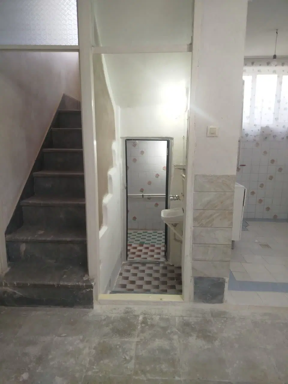 زیرزمین  اجاره فقط 2تا3نفر . فقط ایرانی