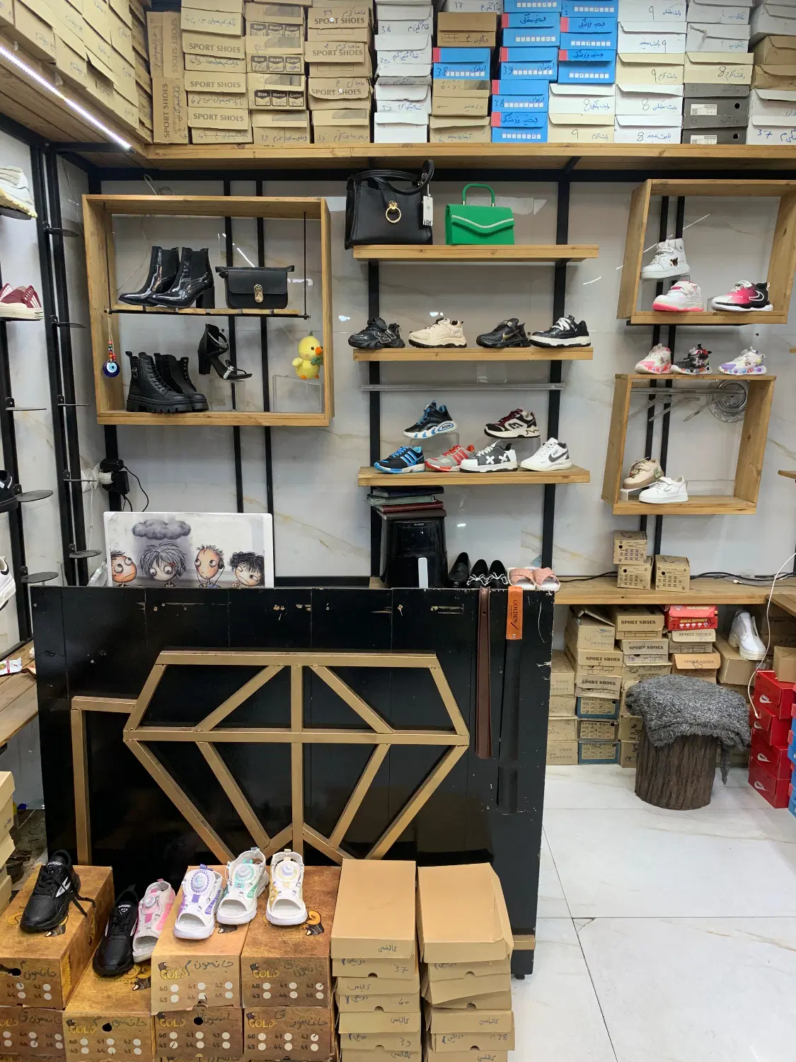 واگذاری مغازه کفش فروشی