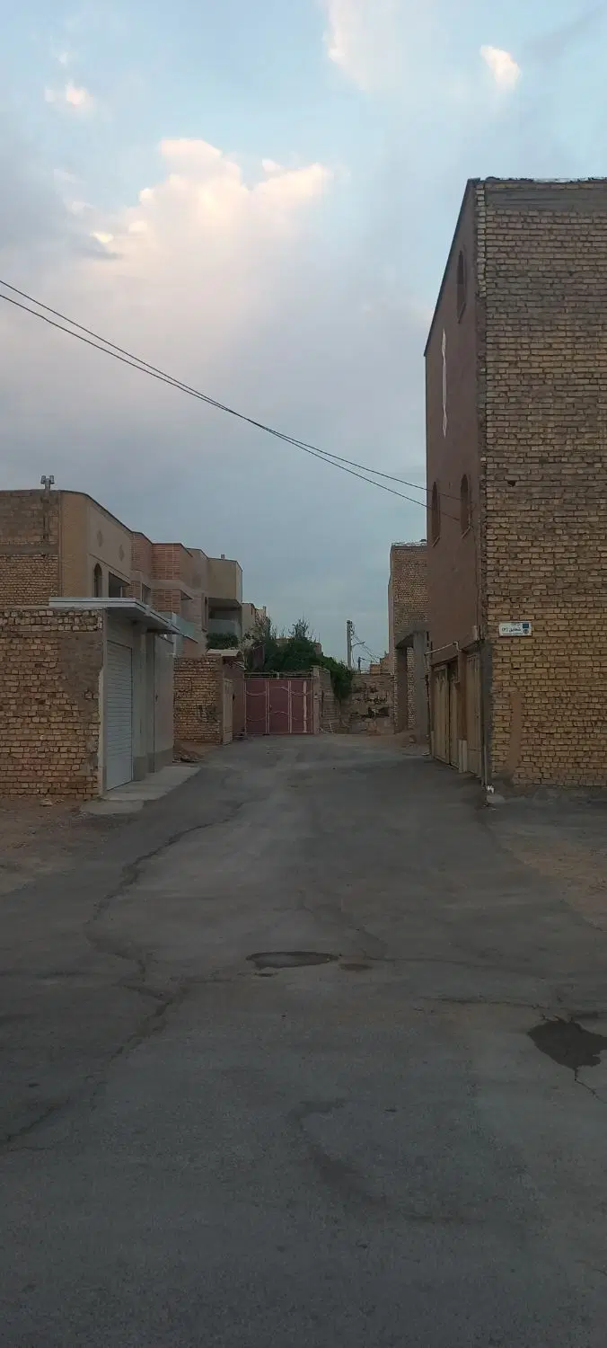 زمین مسکونی ۱۶۳ متری آماده ب ساخت نجف آباد