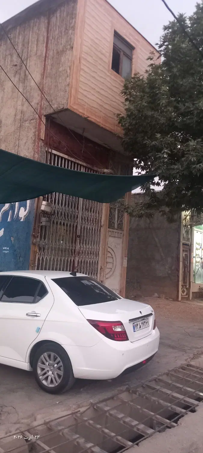 مغازه دور میدان فردوسی