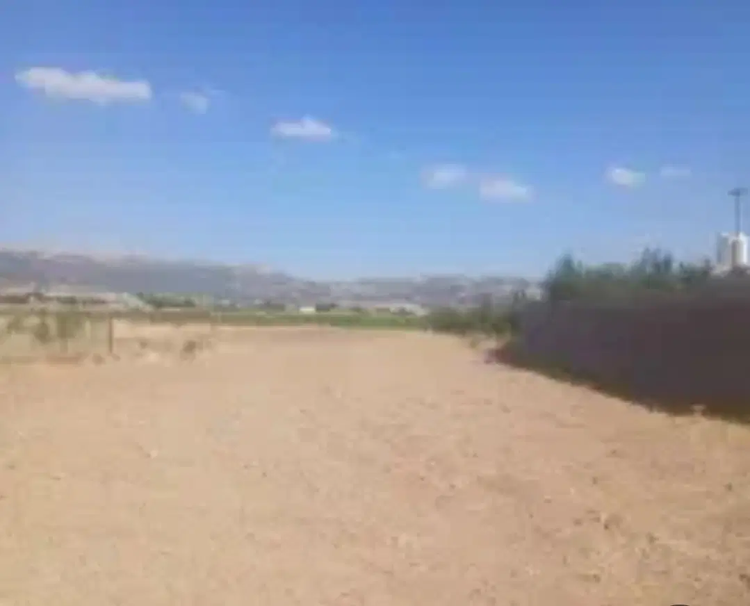 زمین فروشی
