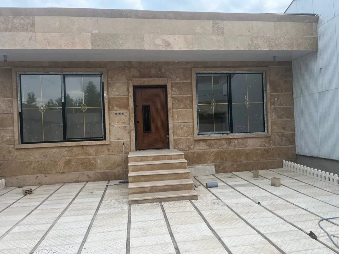ویلا نوساز 200 متری سند دار