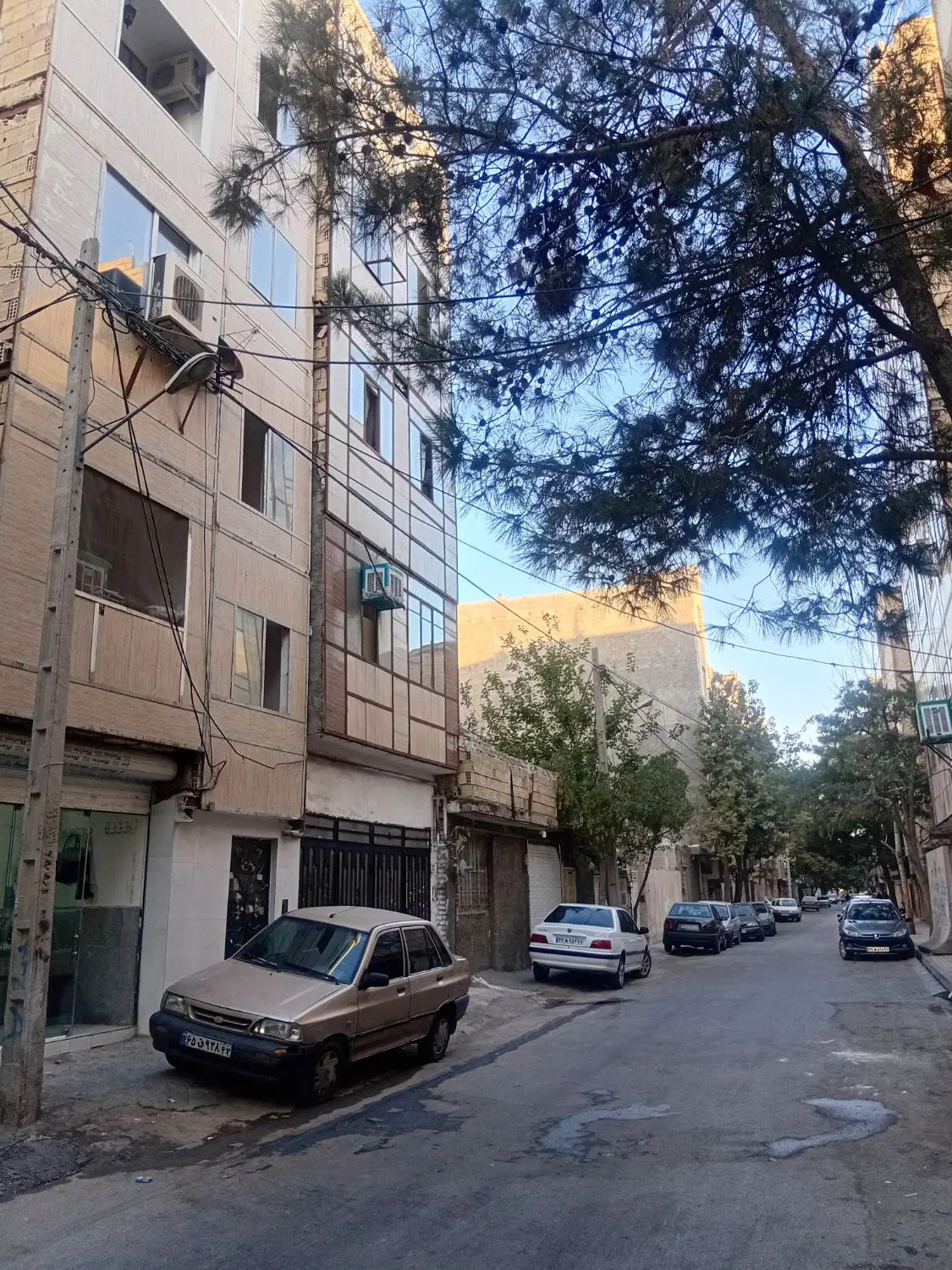 اپارتمان با پارکینگ ازاده ۳۲ فروشنده واقعی