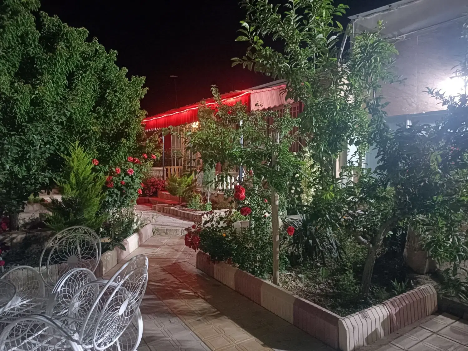 باغ ویلا استخر دار (ژیوان)