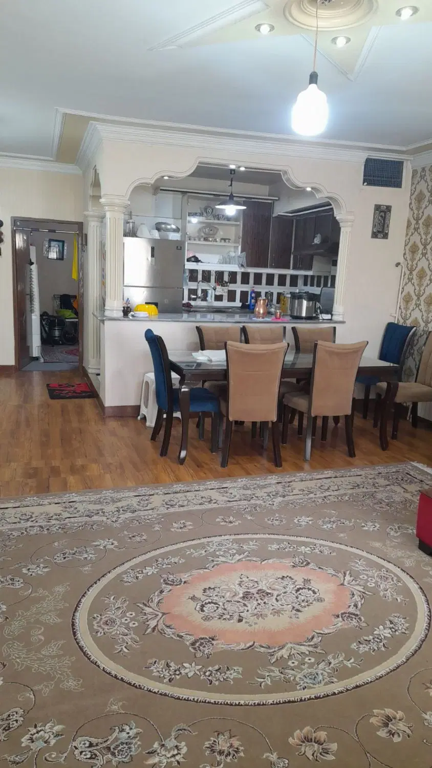 فروش مجتمع گلها ۸۱ m_ پارکینگ اختصاصی