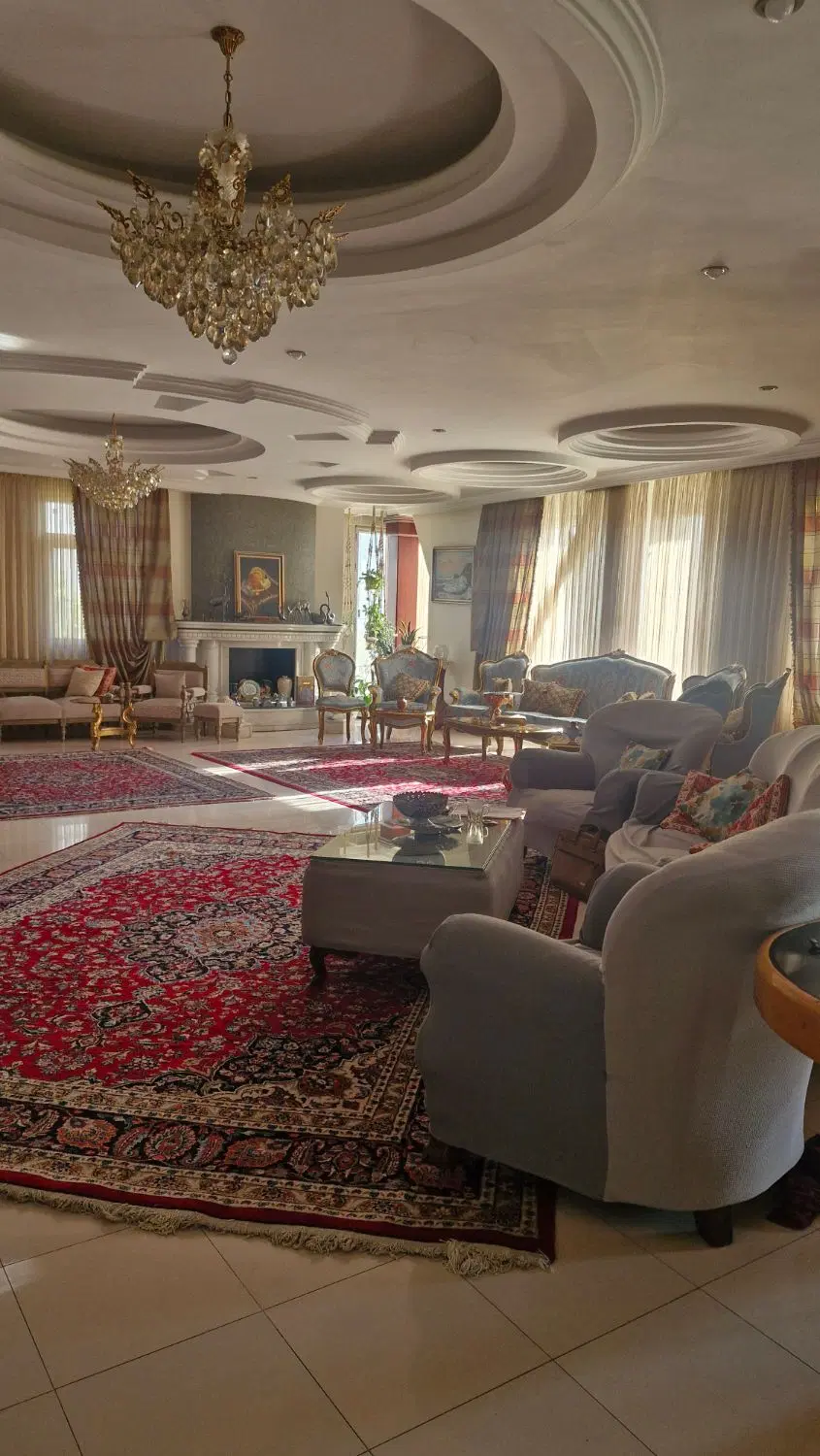351 متر اپارتمان ناصرخسرو  نبش فروردین 2