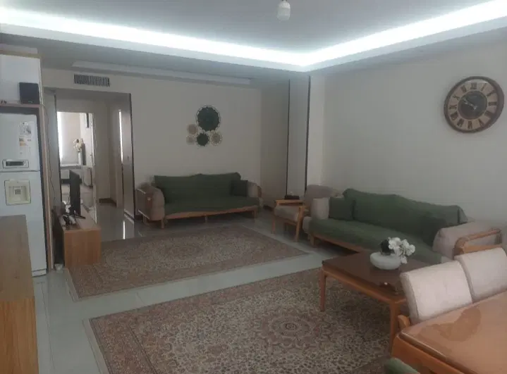 اجاره آپارتمان ۱۱۰ متری فلکه سوم ۱۰ شرقی