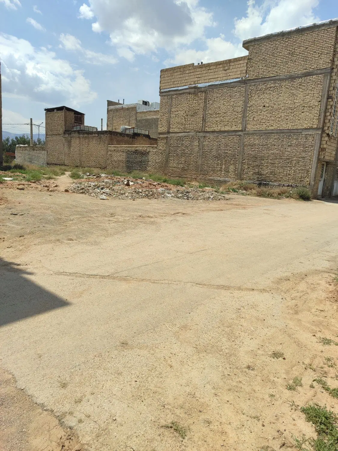 فروش زمین دویست متری در خود شهرک گلها