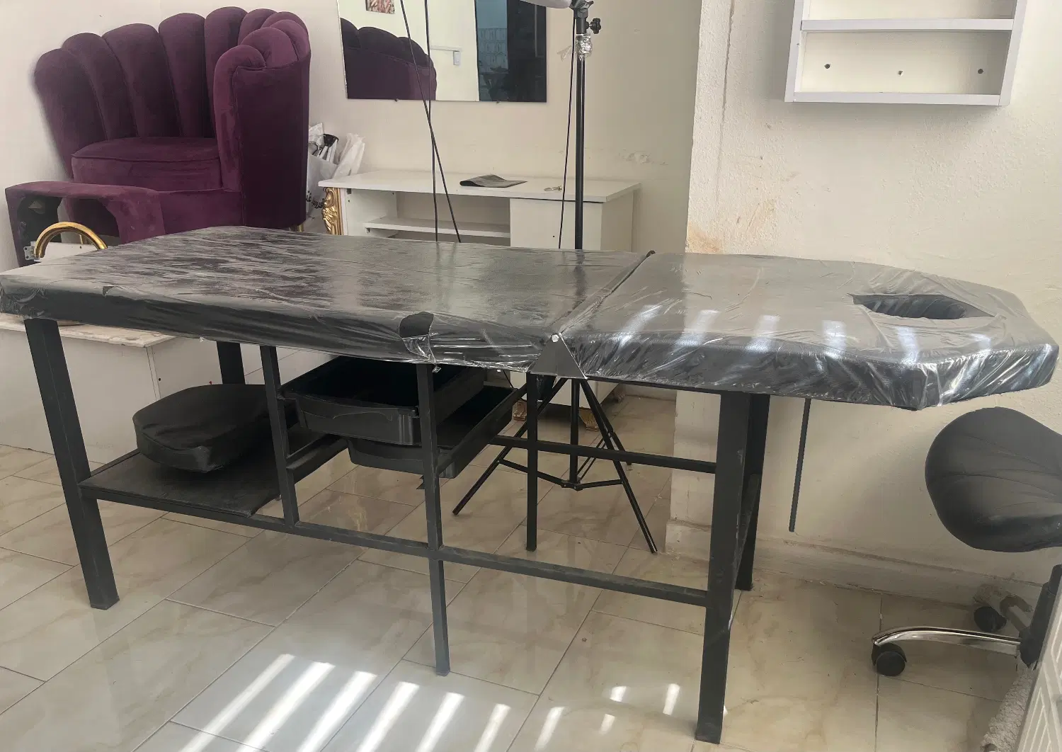 اجاره میز و تخت و اتاق به متراژ ۱۵ متر