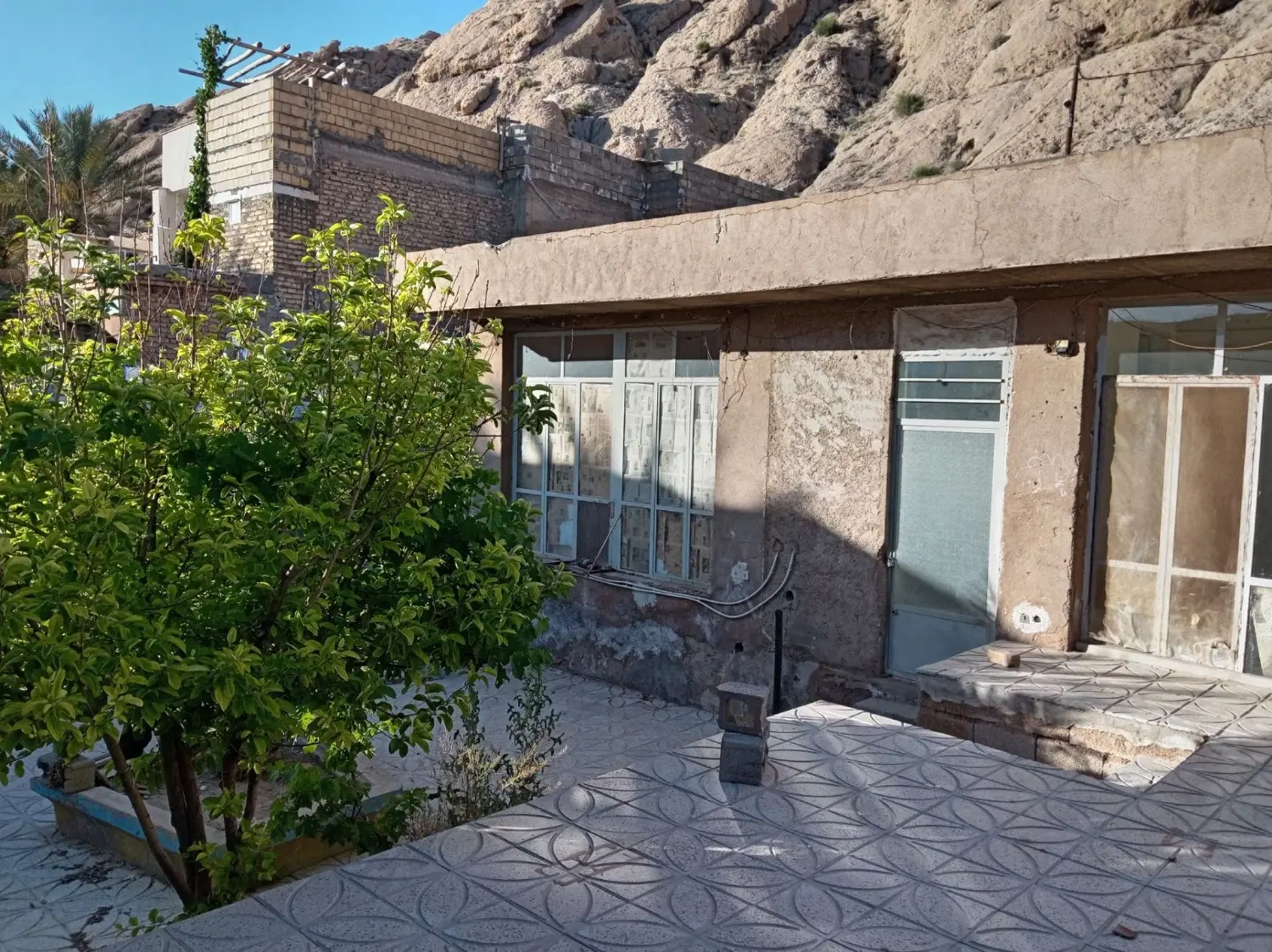 منزل مسکونی قدیمی در زرقان