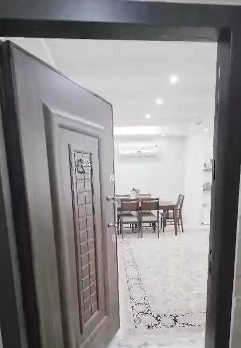 خانه تک واحد ۱۸۰ متر