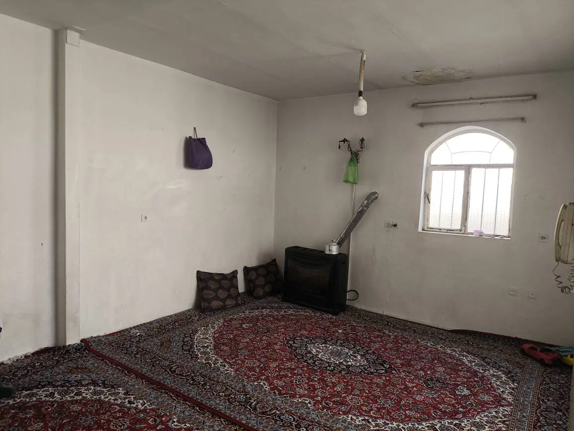 یک طبقه و نیم خانه ویلایی مناسب مسکونی کارگاه
