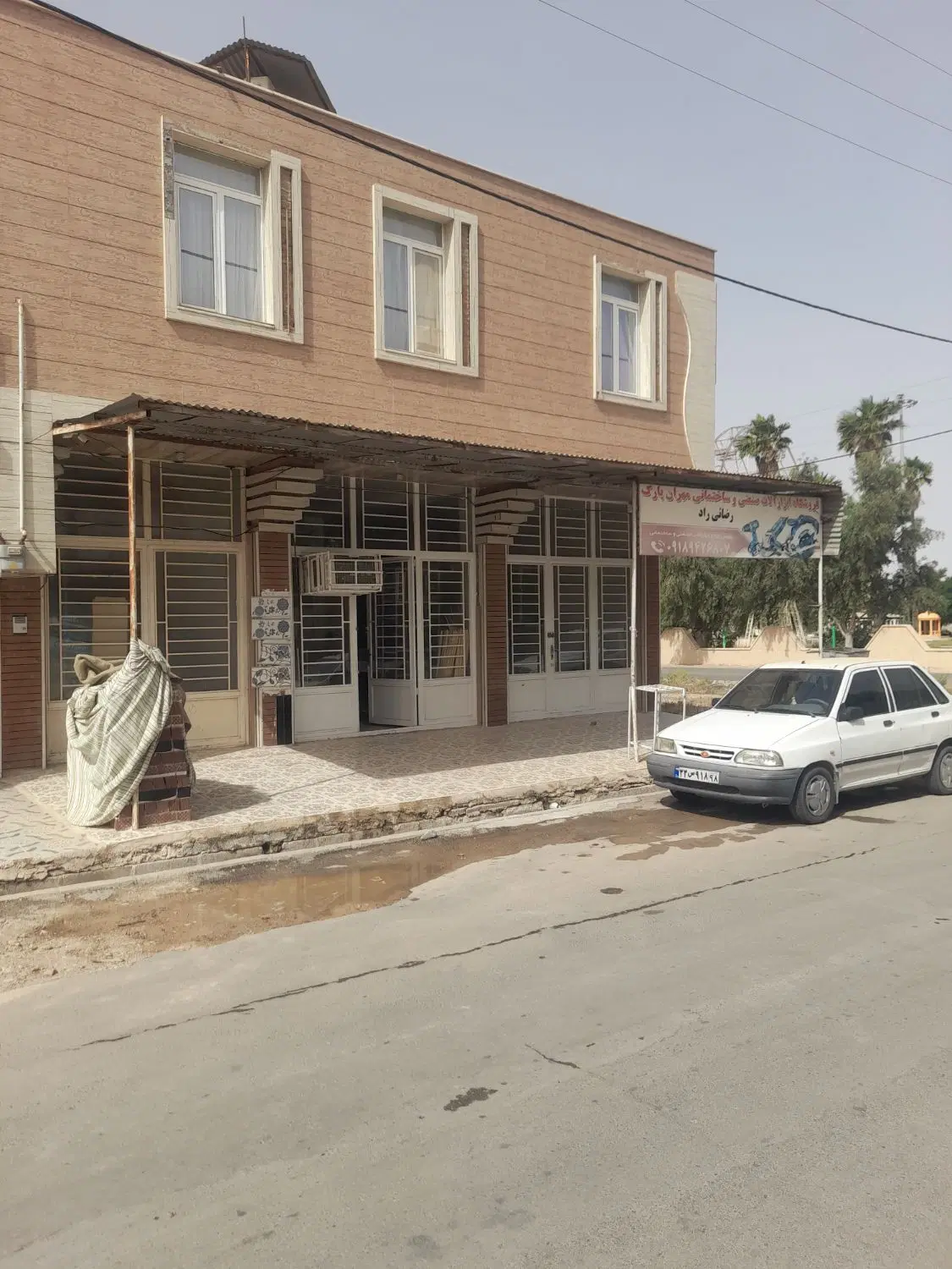 دو دهنه مغازه فروشی