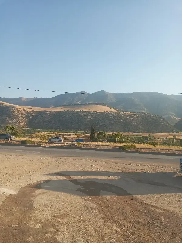 زمین باغ و ویلا  در قلعه  سنگی شمال خرم اباد