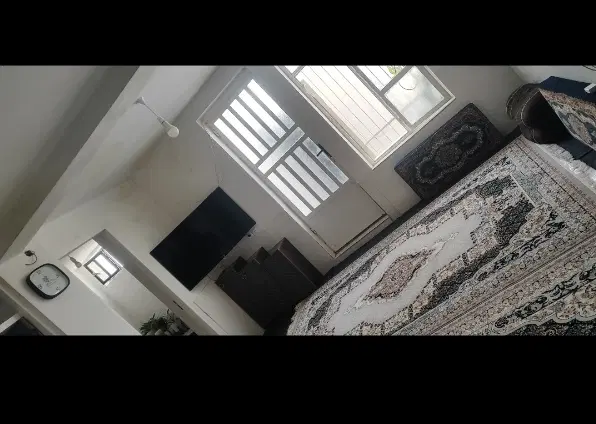 منزل دو طبقه کنار تونل