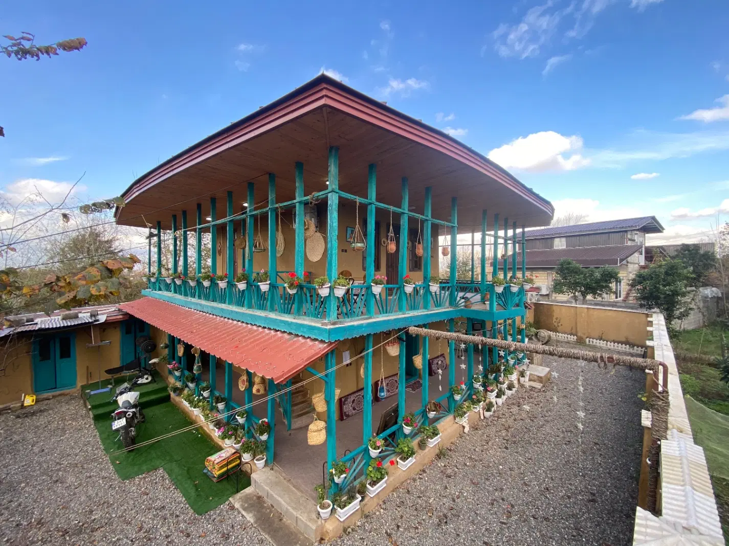 خانه تلاری