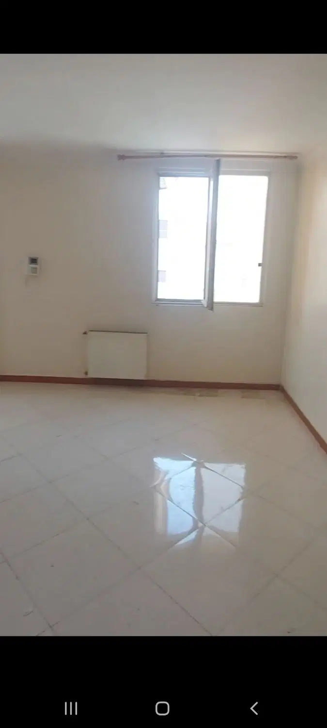 ۷۰ متر بر خیابان،خیابان طاهریان