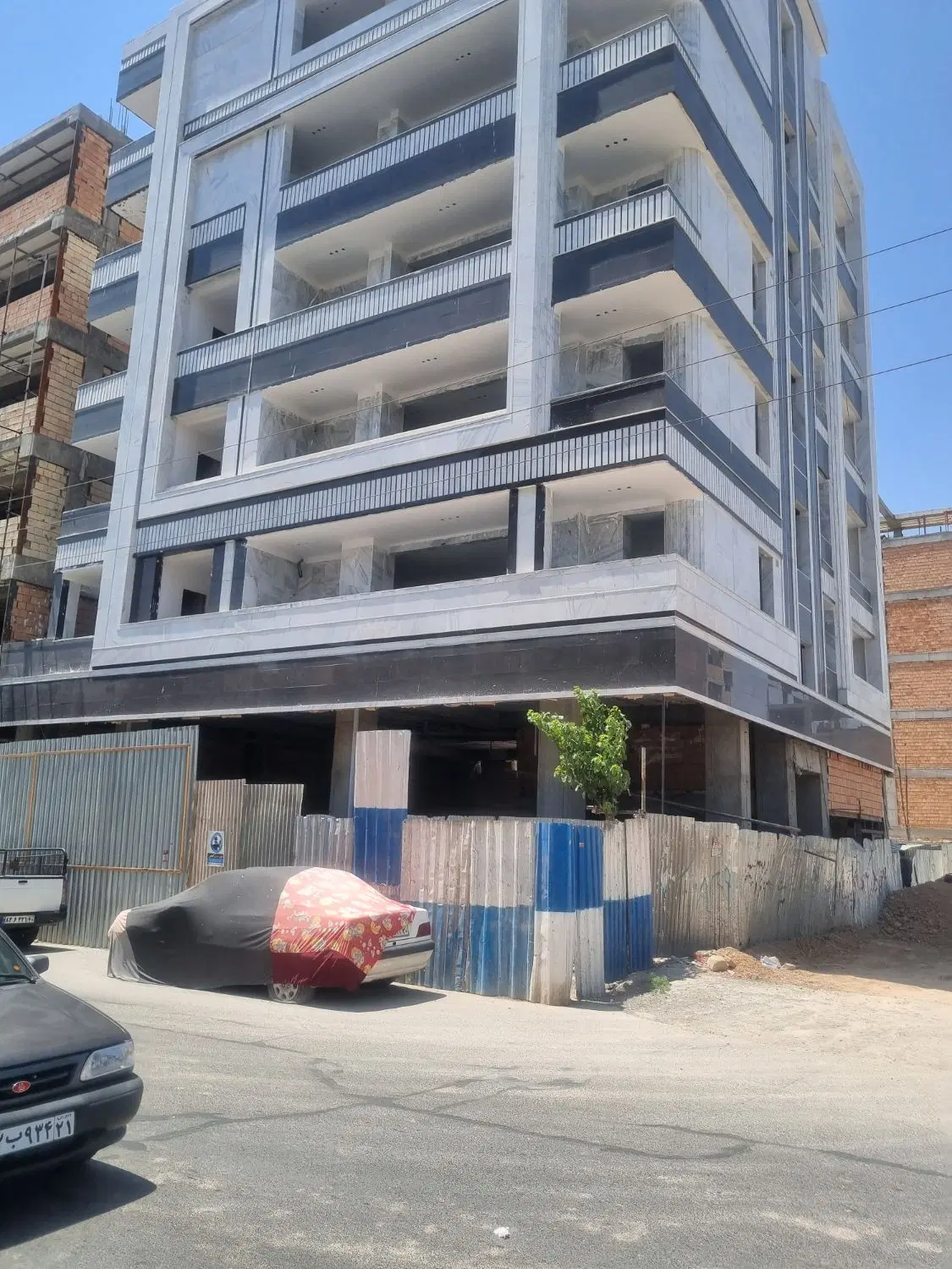اپارتمان نوساز میدان نماز