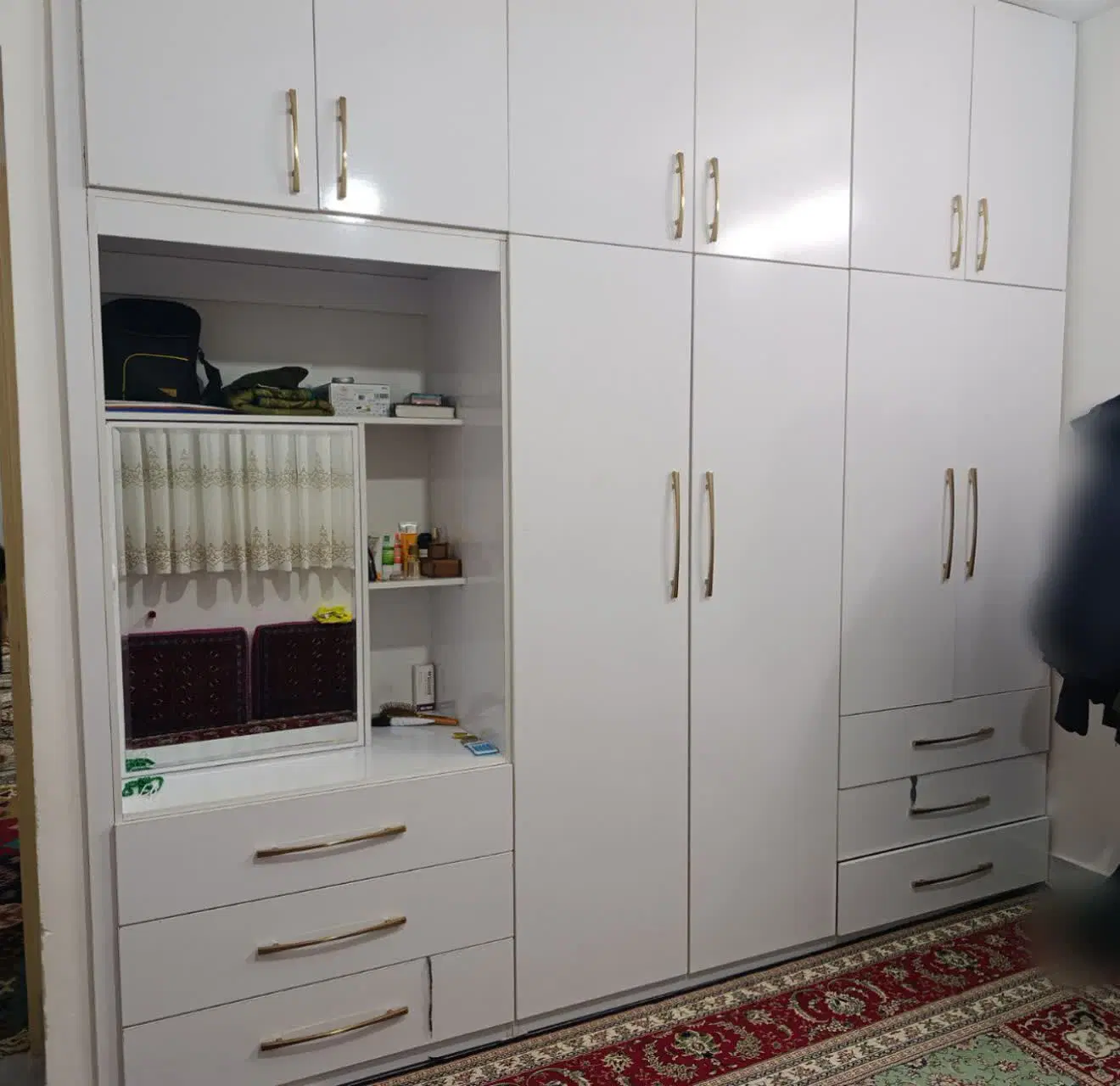 ملک در خیابان شرافت 8