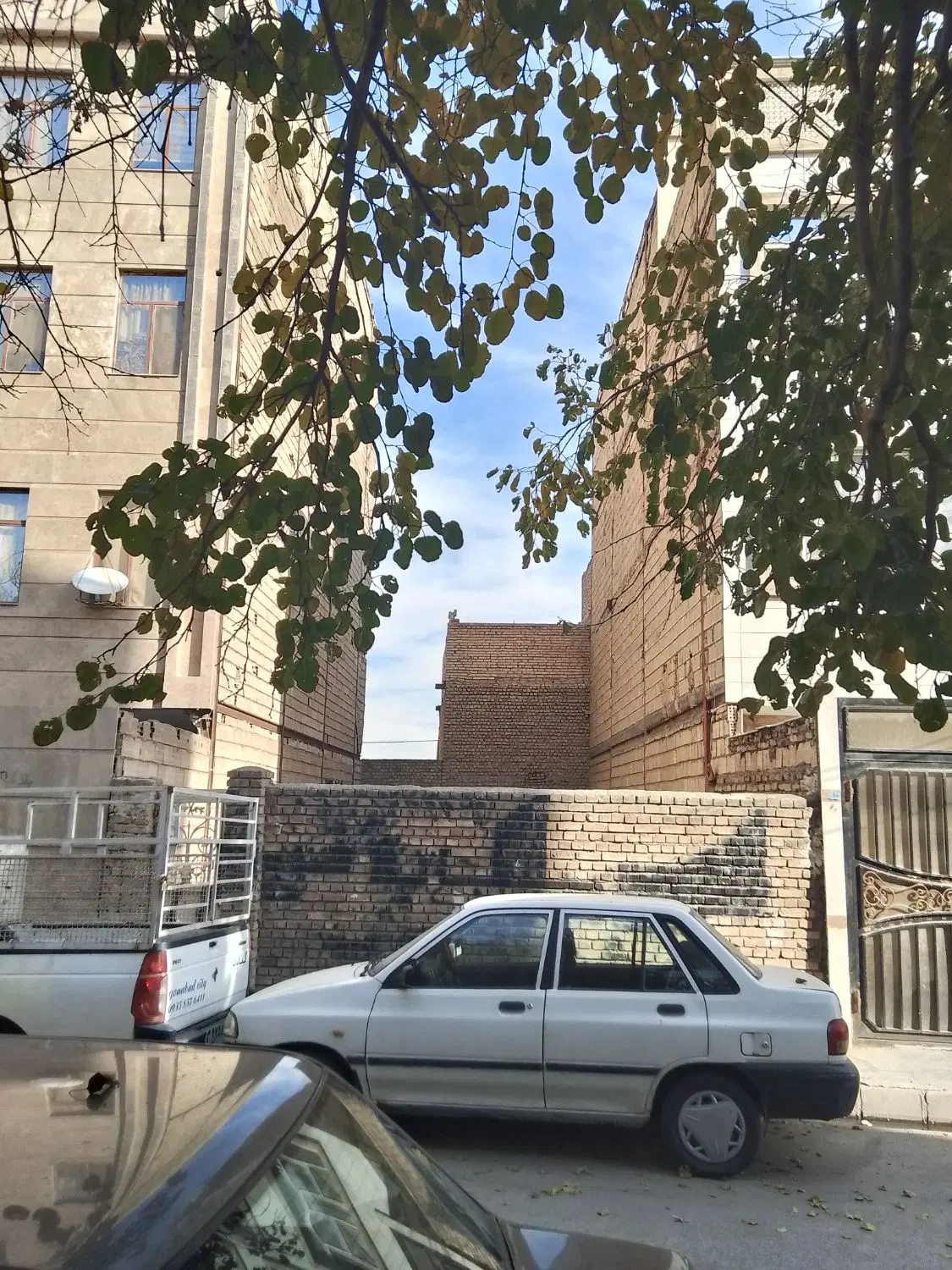 زمین مسکونی رباط طرق 5