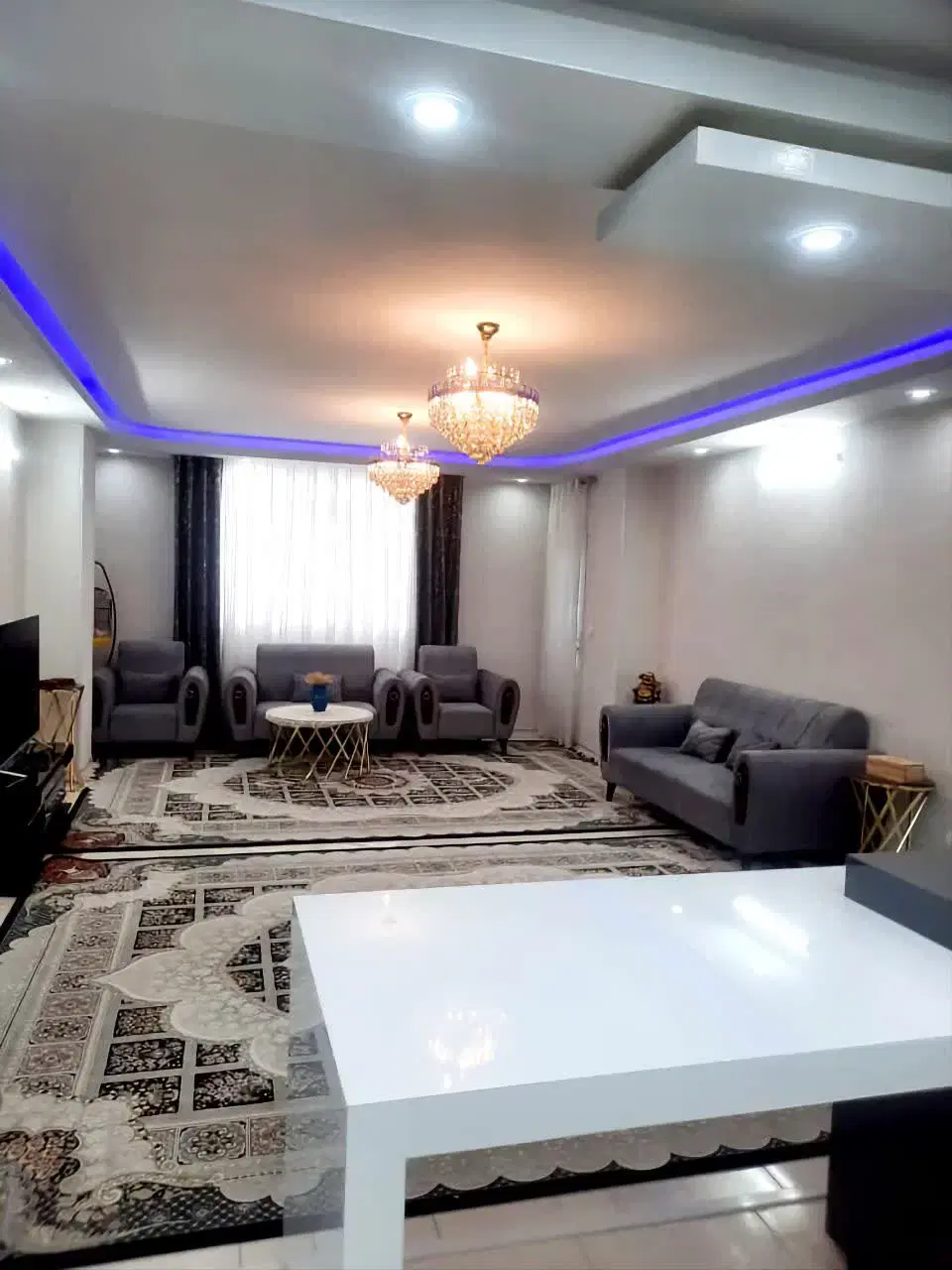 واحد 101 متری 2 خواب در حد صفر و شیک مخابرات