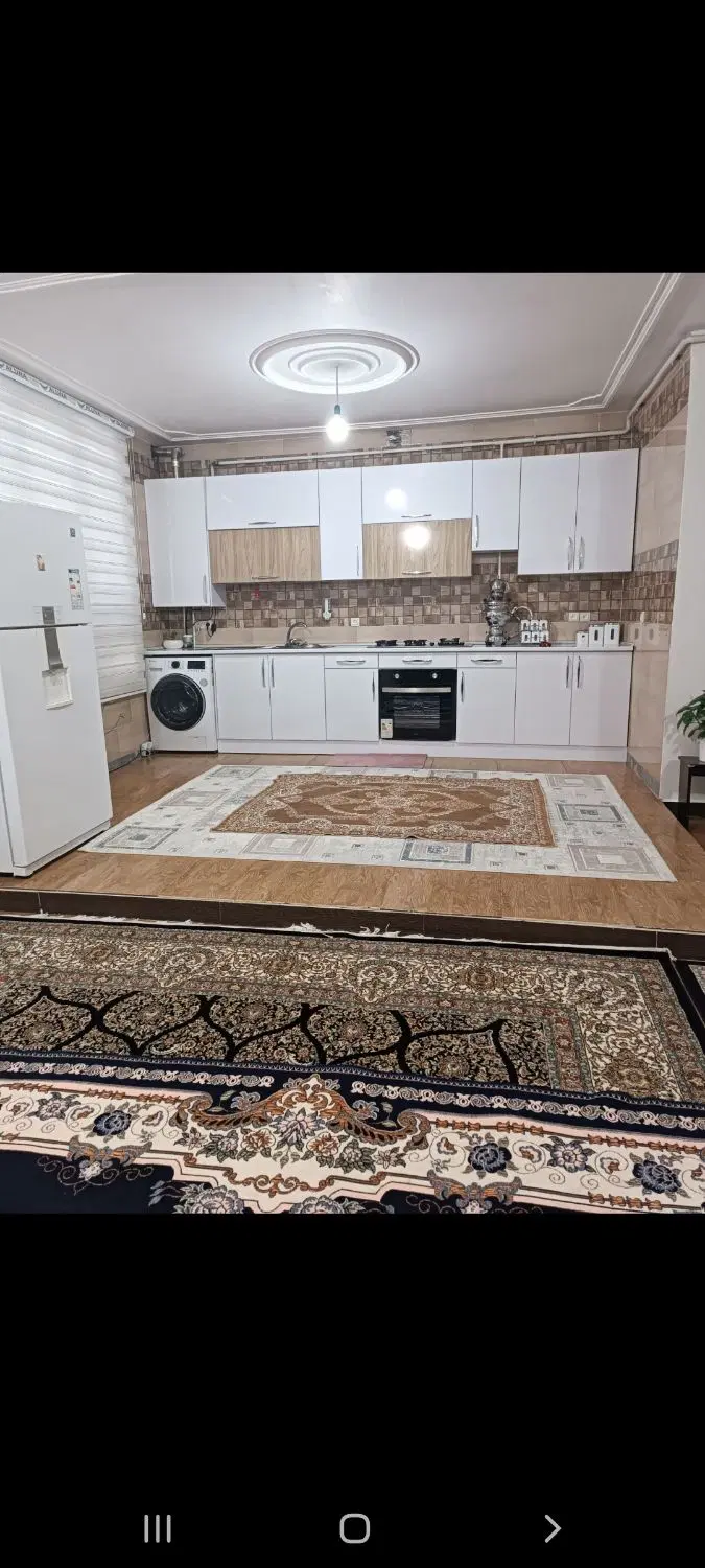خونه آپارتمتنی طبقه سوم بدون هیچ خرجی.