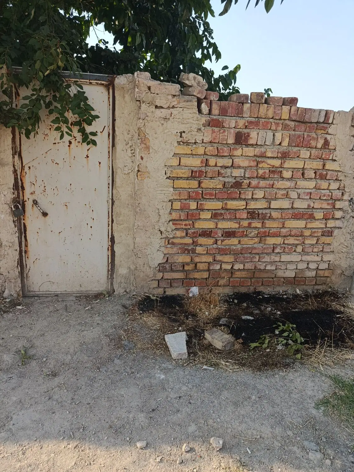 منزل مسکونی به قیمت زمین