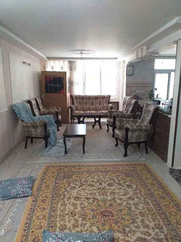 آپارتمان ۱۳۰ متر ، سه خواب ، ملک شهر  هفده شهریور