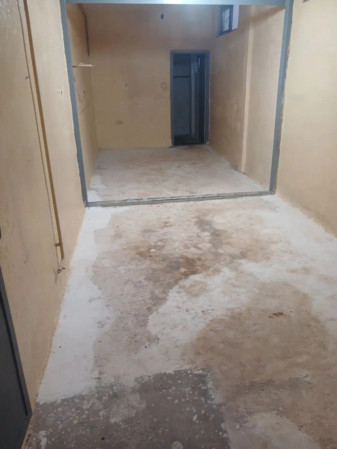اجاره واحدزیرزمین اب گاز برق مشترگ