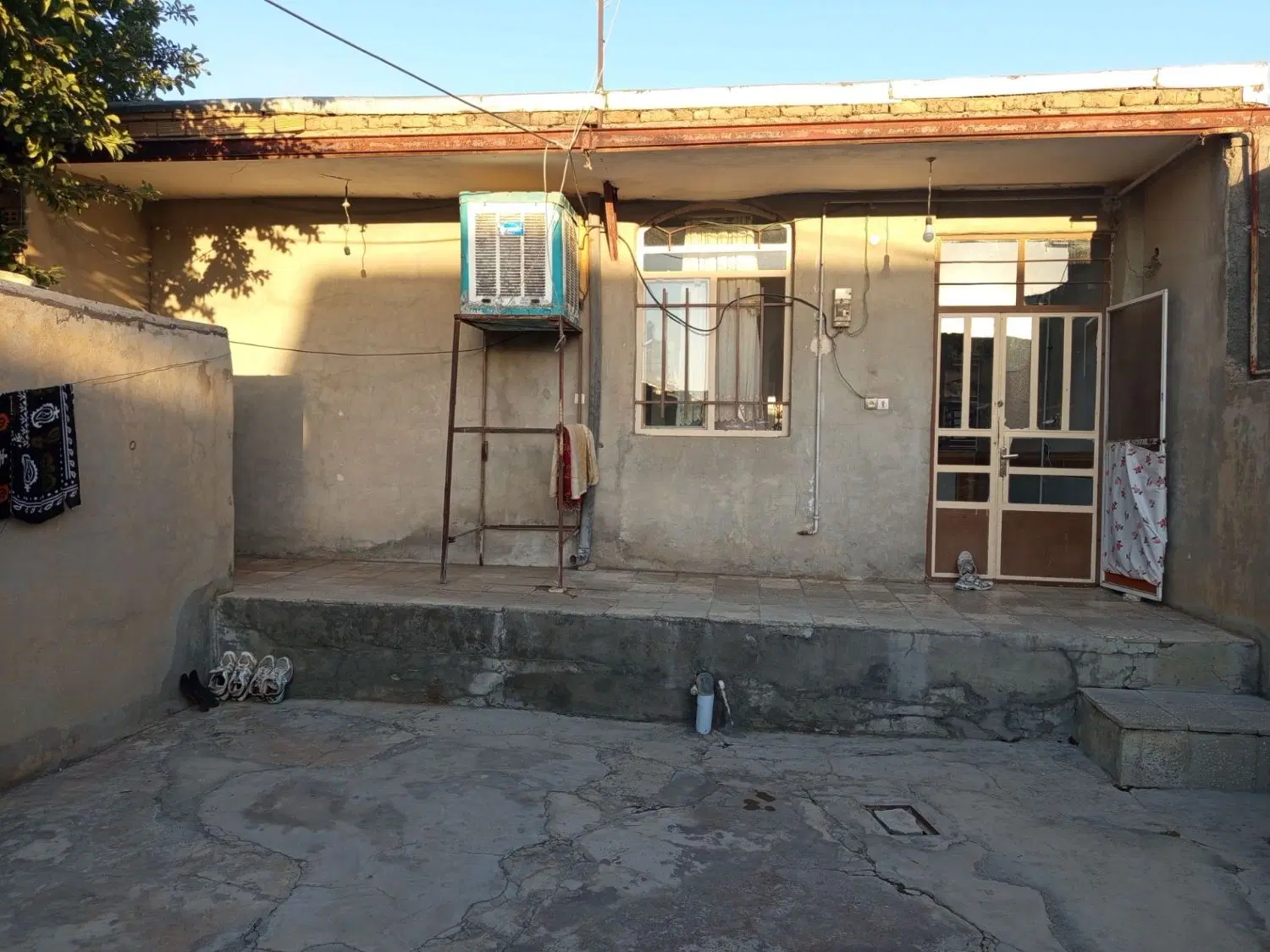 خانه ۱۲۰‌متری در ژان
