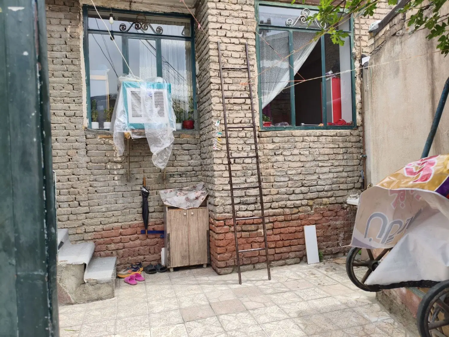 منزل مسکونی روبروی دبی ترک