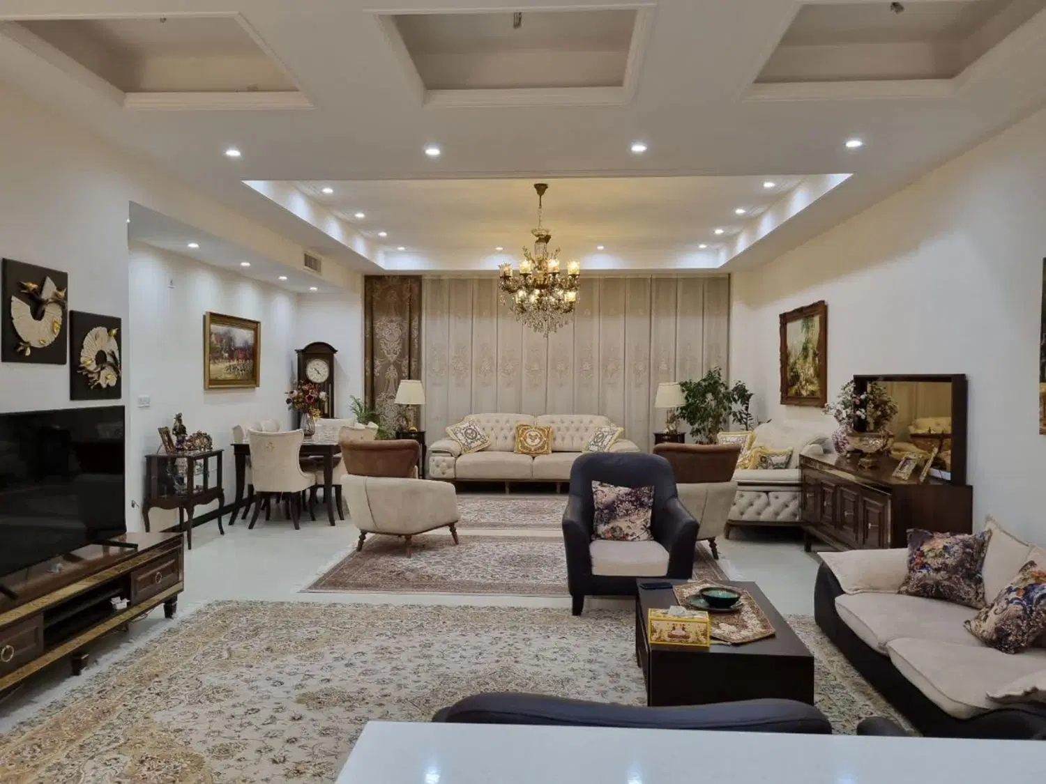 سه خواب استخر دار دربرج ارگ