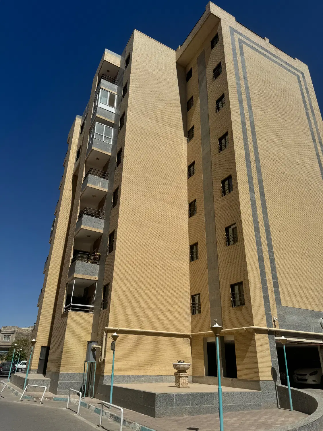 آپارتمان امام علی فاز یک
