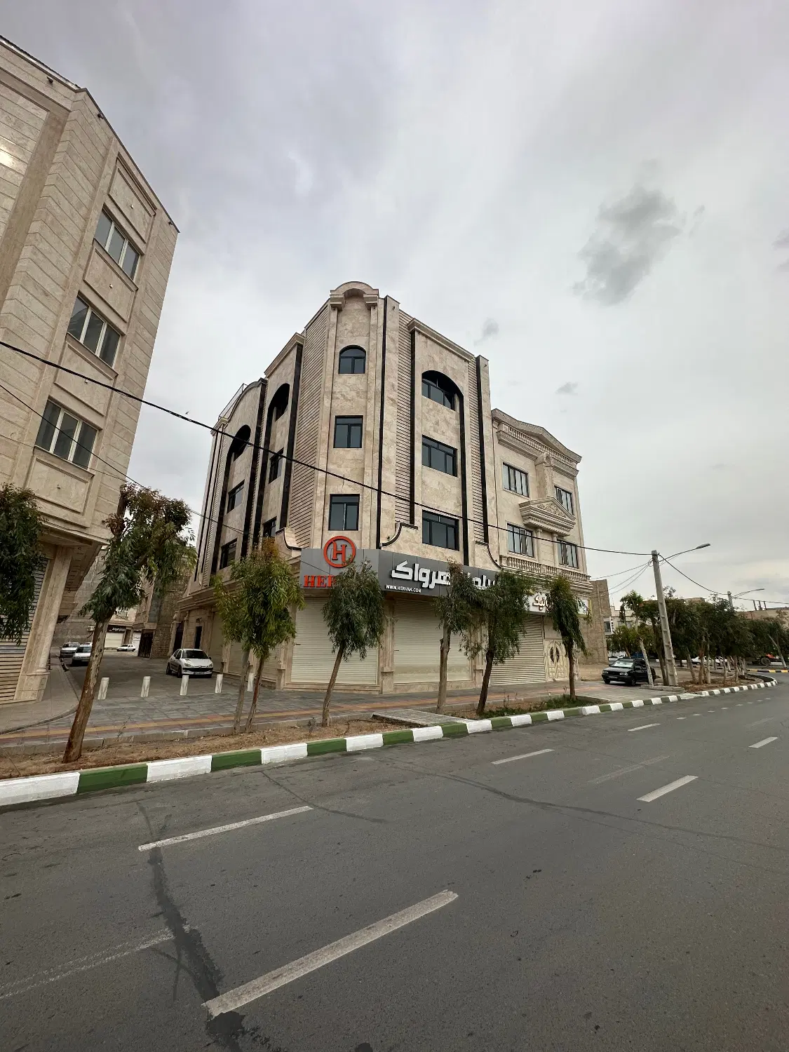 اداری تجاری مسکونی ۳۰ متری کلهری ۵ طبقه دوبر