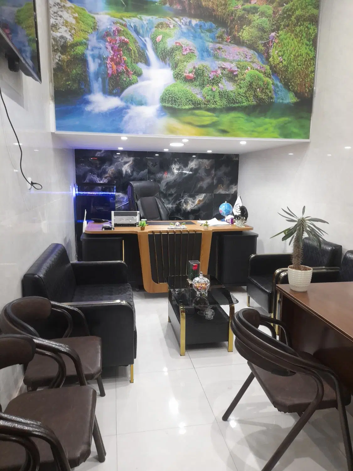 واحد 72متری اندیشه