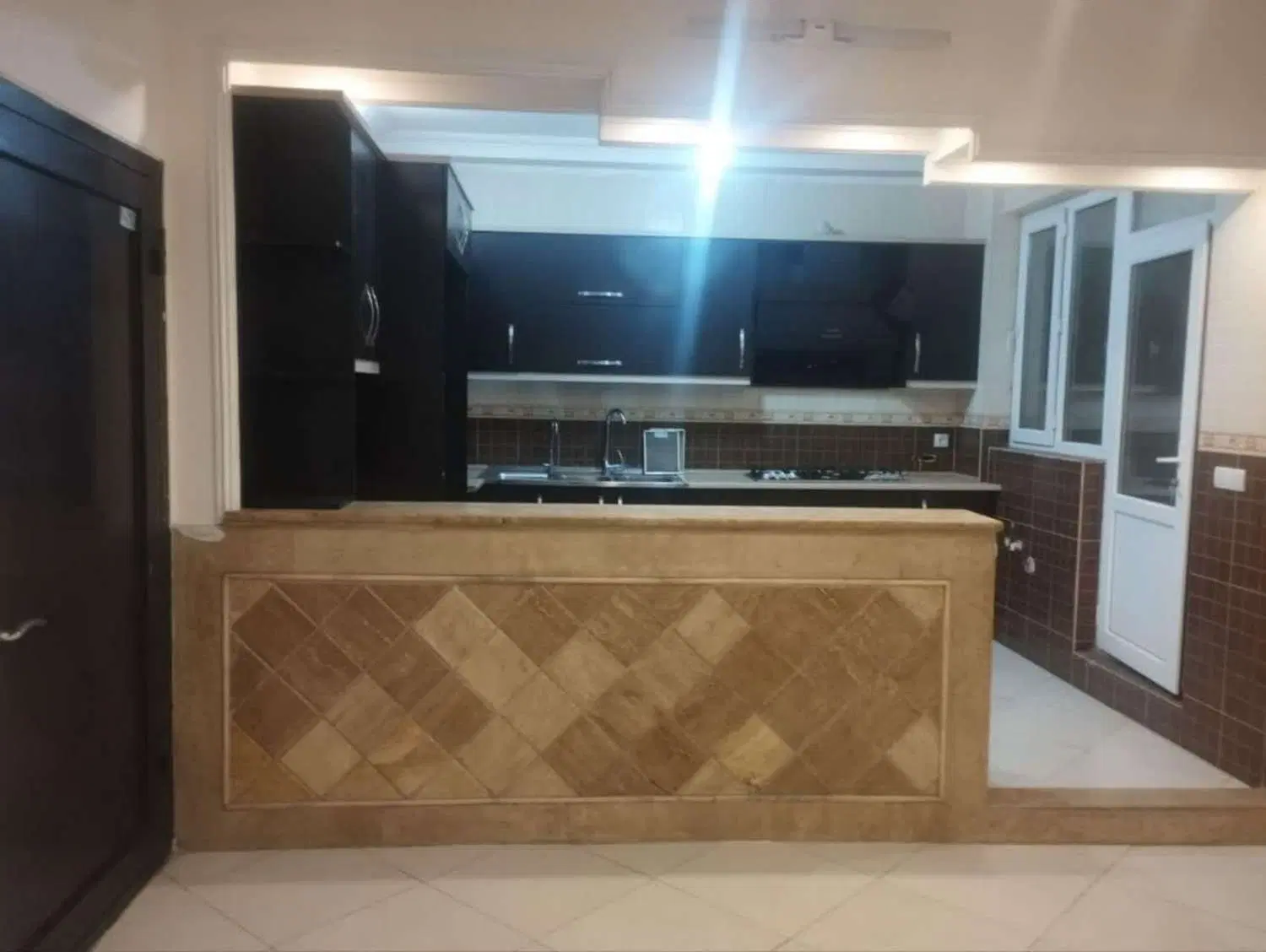 آپارتمان تک واحدی