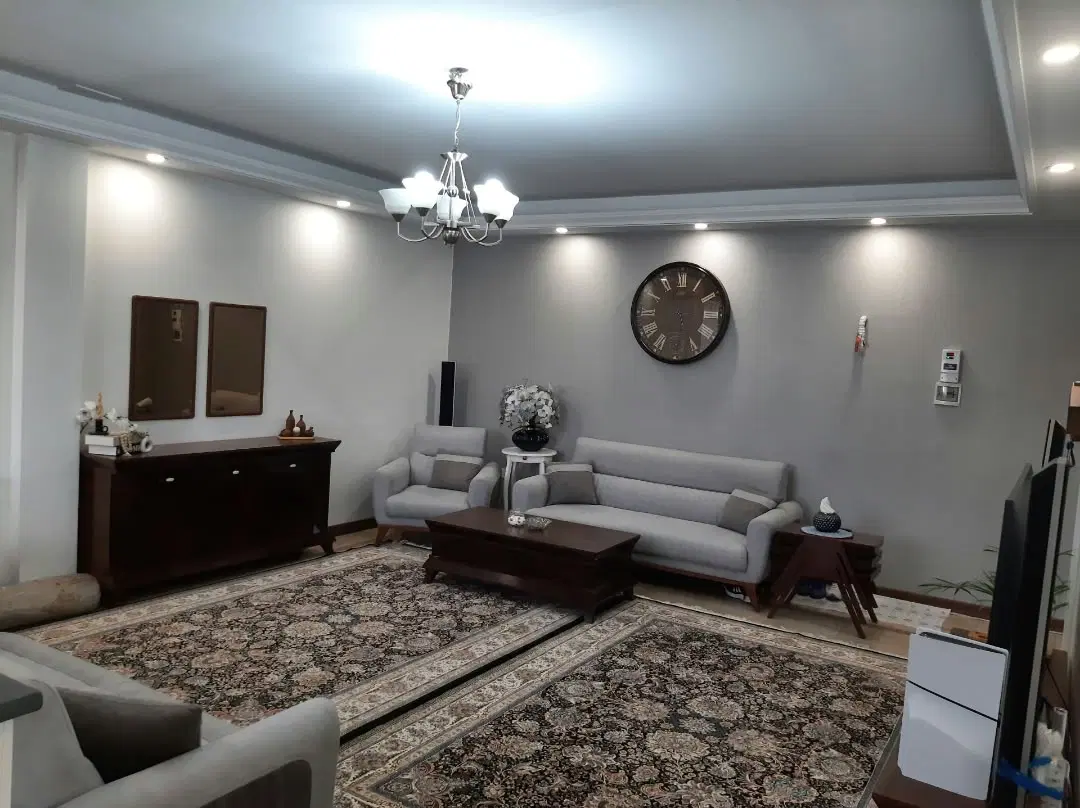 60متر لوکس با انباری واسانسور نما تراورتن.کم واحد