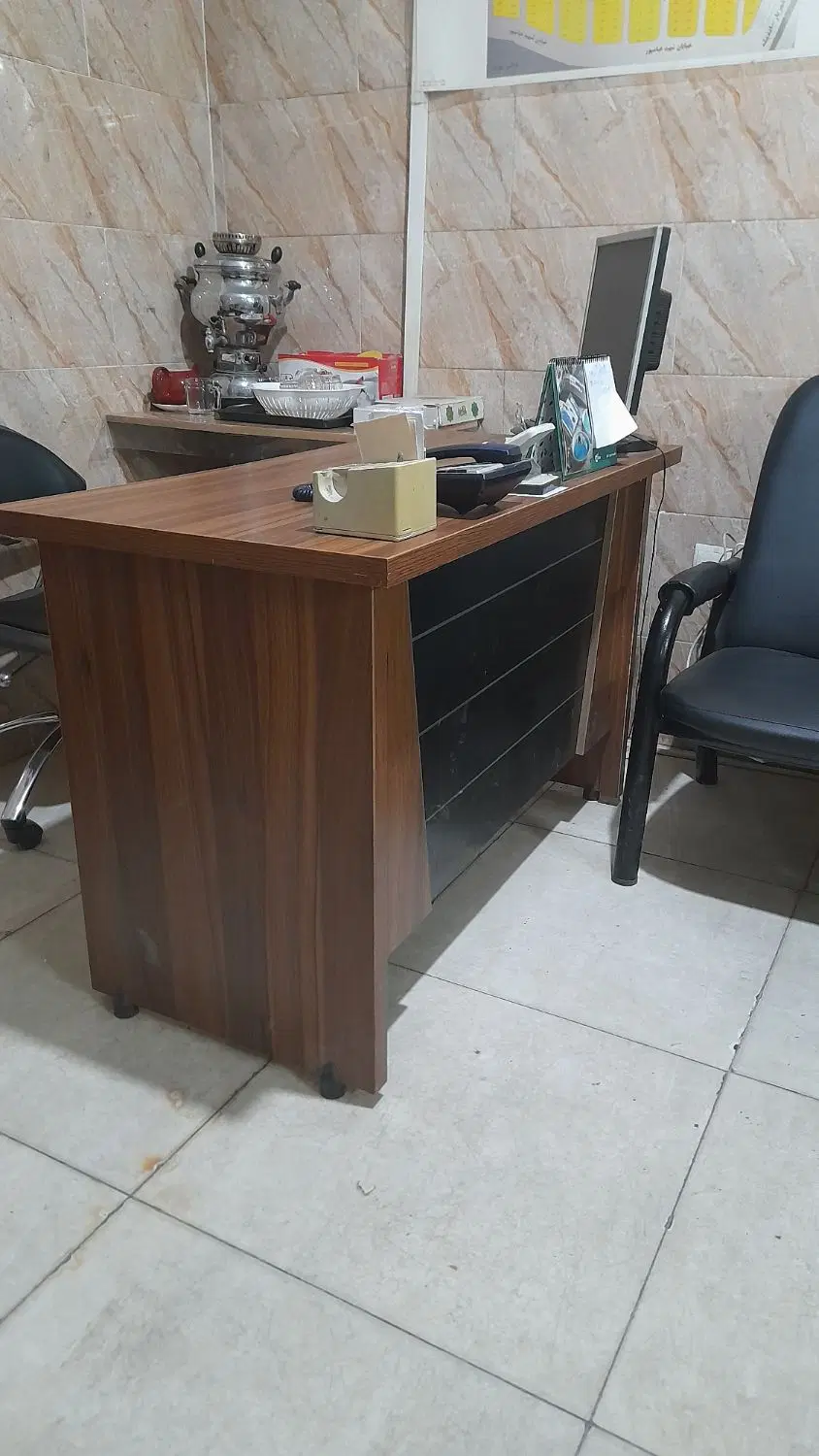 واحد اداری ۴۷متری فقط متری ۱۲۰ دونبش