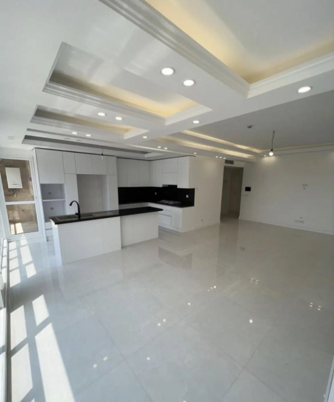 ۱۲۰ مترتک‌واحدی_تاپ لوکیشن سردارجنگل_سالن پرده‌خور