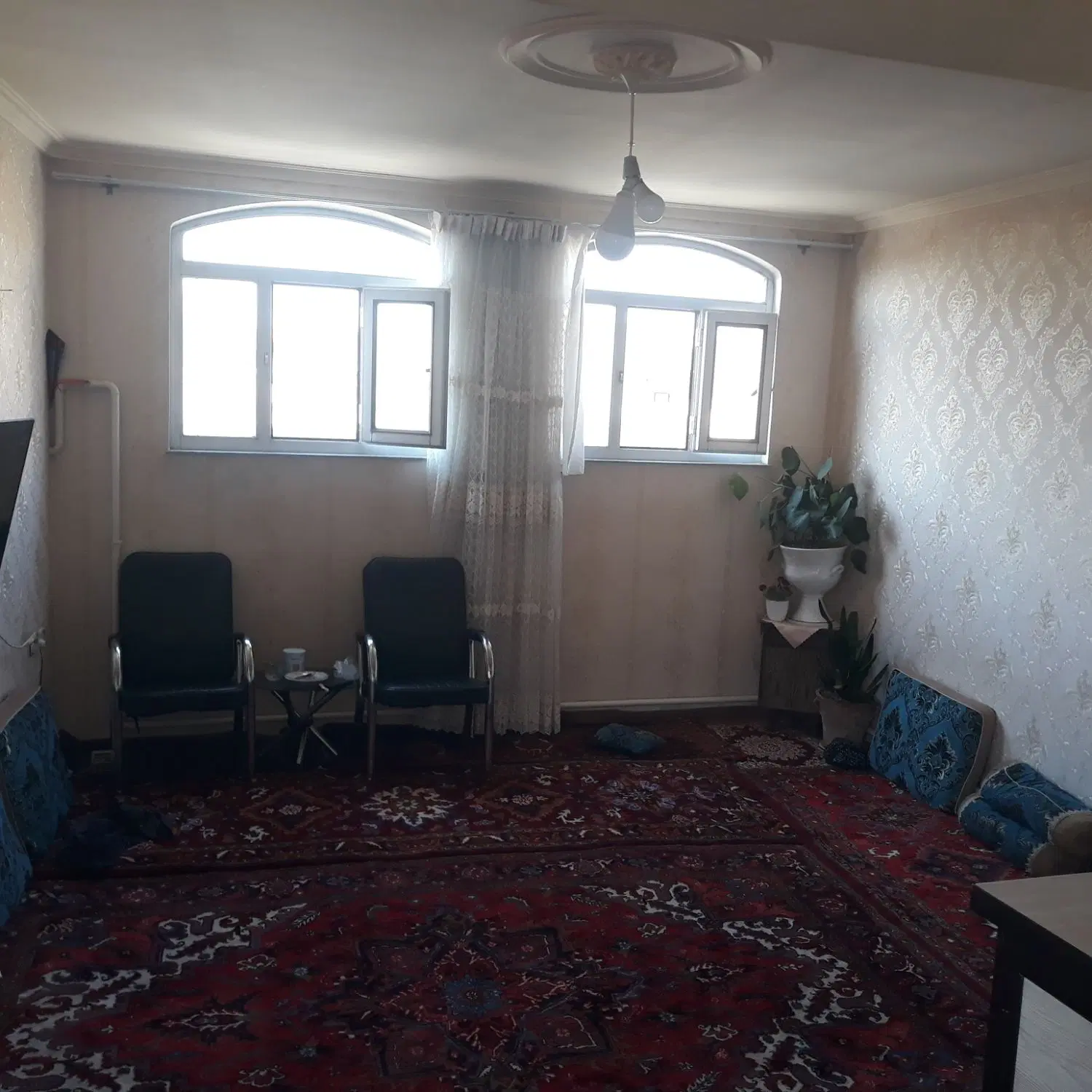 اجاره طبقه در انقلاب ۴۲ متری