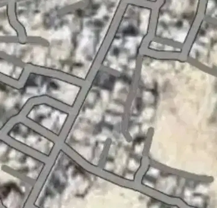 زمین آب ترش پشت مغازه حافظ